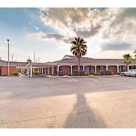 Winton Inn & Suites Barnwell Екстериор снимка