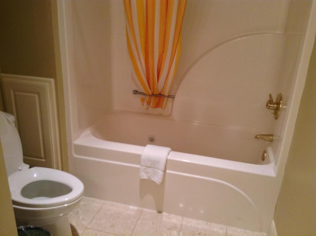 Winton Inn & Suites Barnwell Екстериор снимка