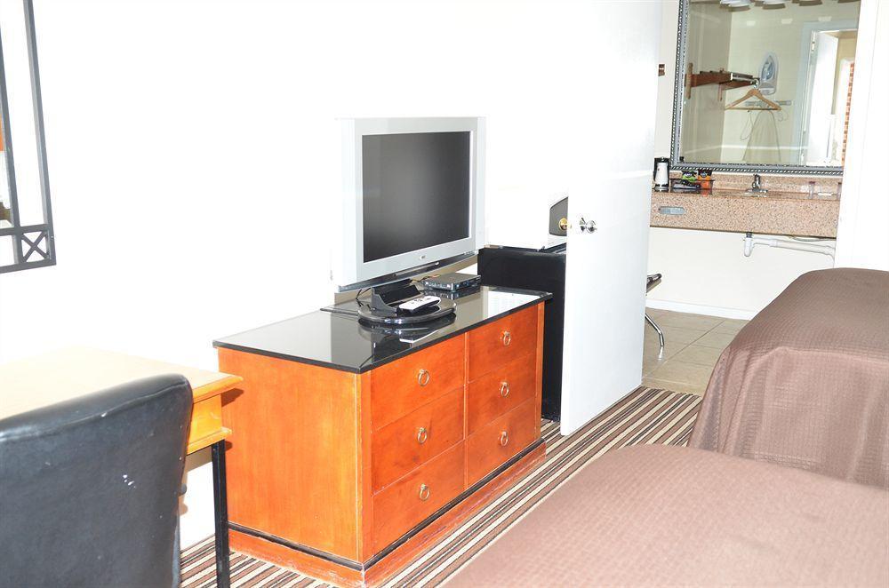 Winton Inn & Suites Barnwell Екстериор снимка