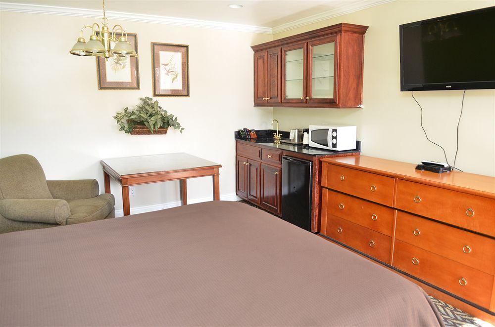 Winton Inn & Suites Barnwell Екстериор снимка