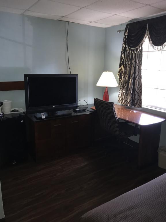 Winton Inn & Suites Barnwell Екстериор снимка