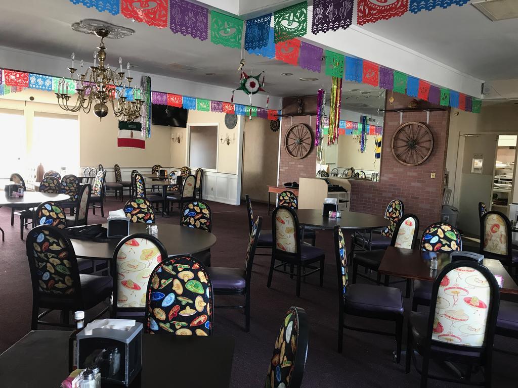 Winton Inn & Suites Barnwell Екстериор снимка