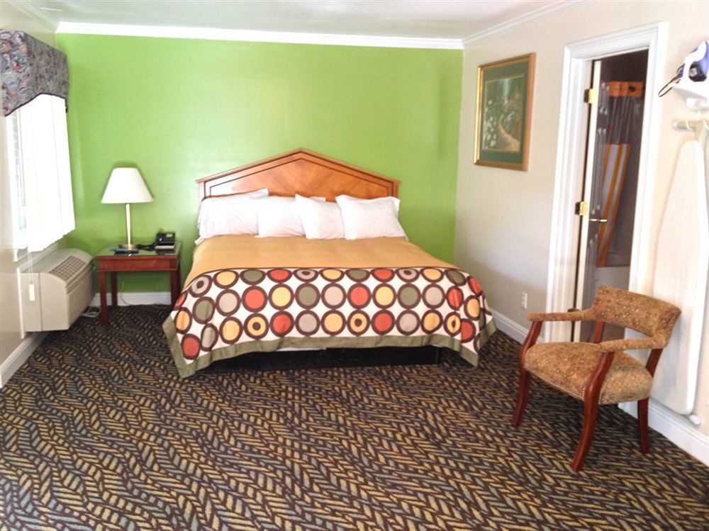 Winton Inn & Suites Barnwell Екстериор снимка