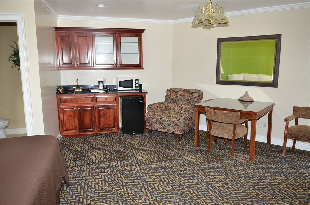 Winton Inn & Suites Barnwell Екстериор снимка