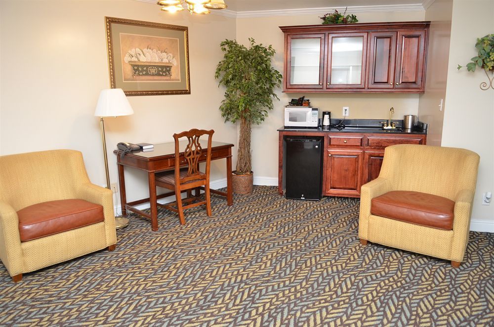 Winton Inn & Suites Barnwell Екстериор снимка