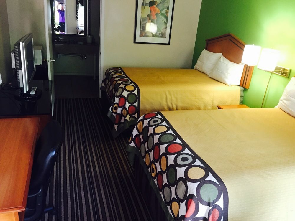 Winton Inn & Suites Barnwell Екстериор снимка