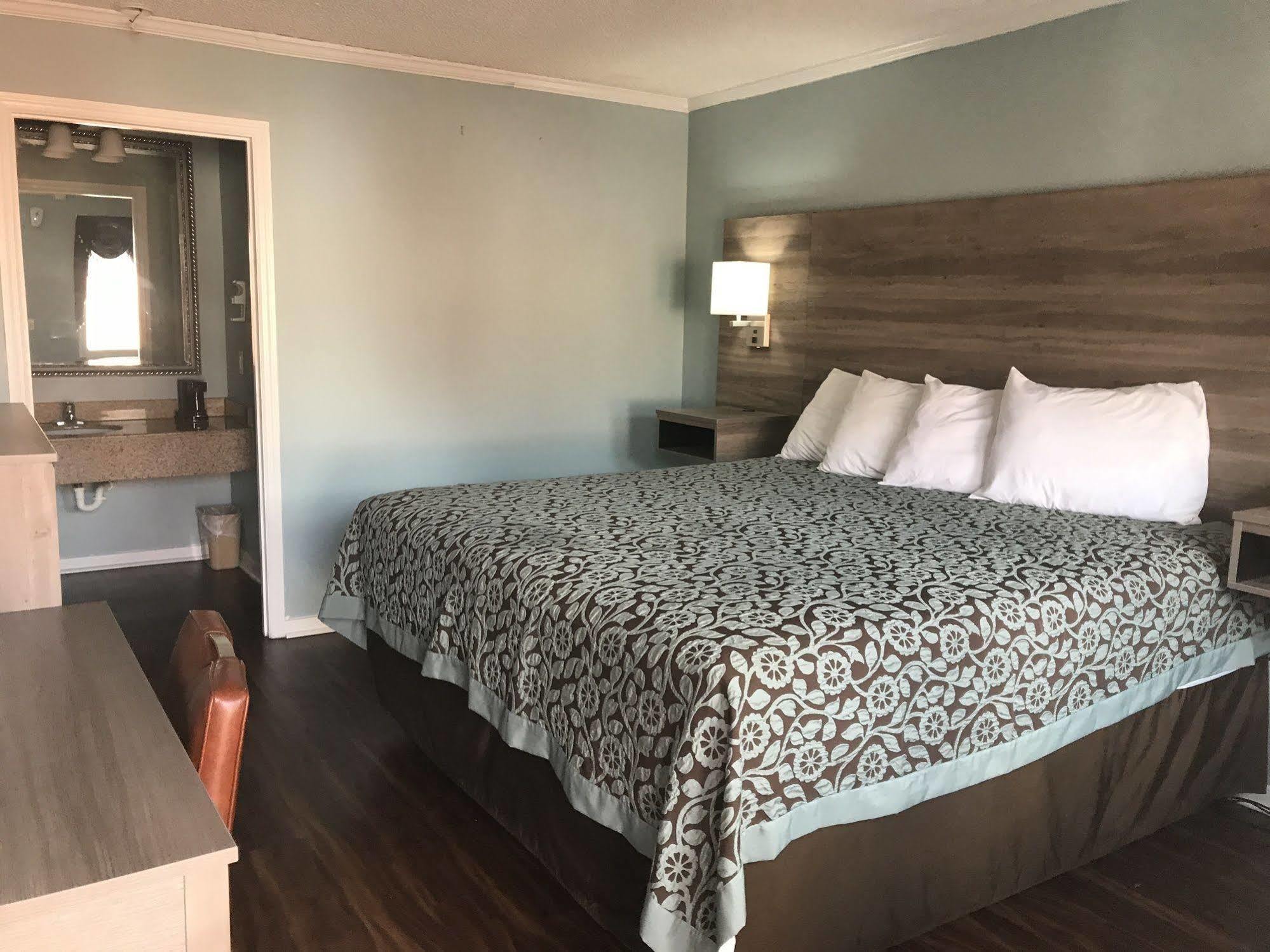 Winton Inn & Suites Barnwell Екстериор снимка