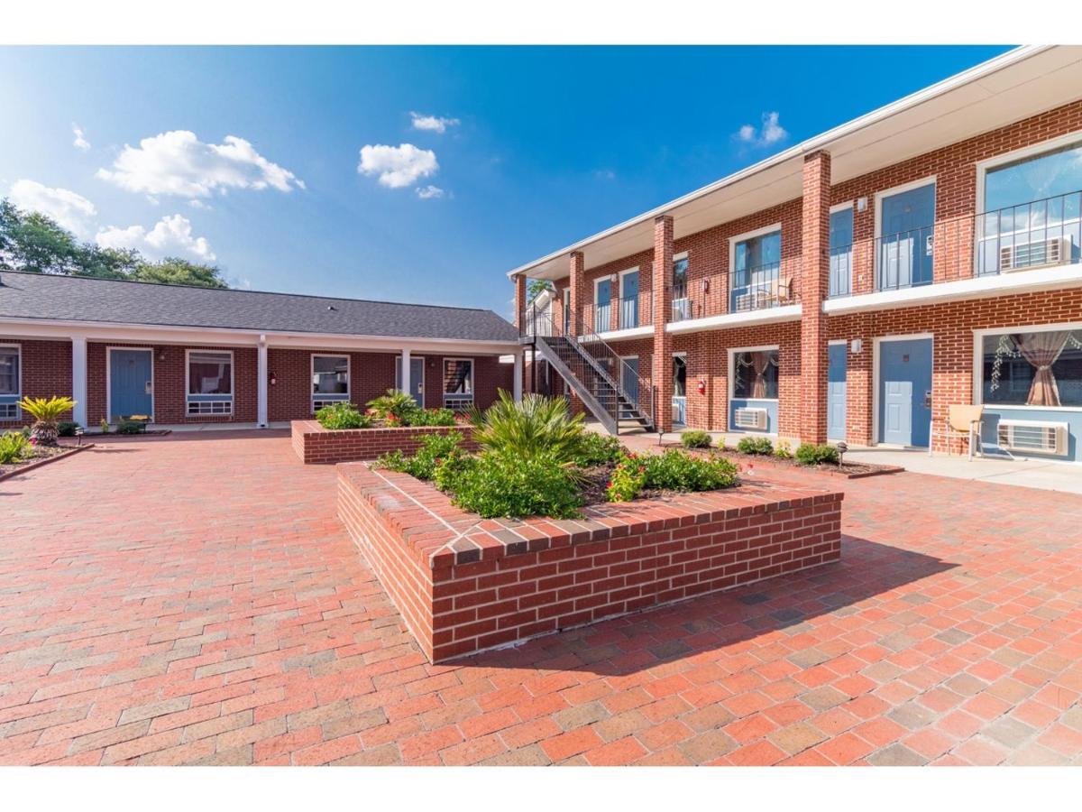 Winton Inn & Suites Barnwell Екстериор снимка