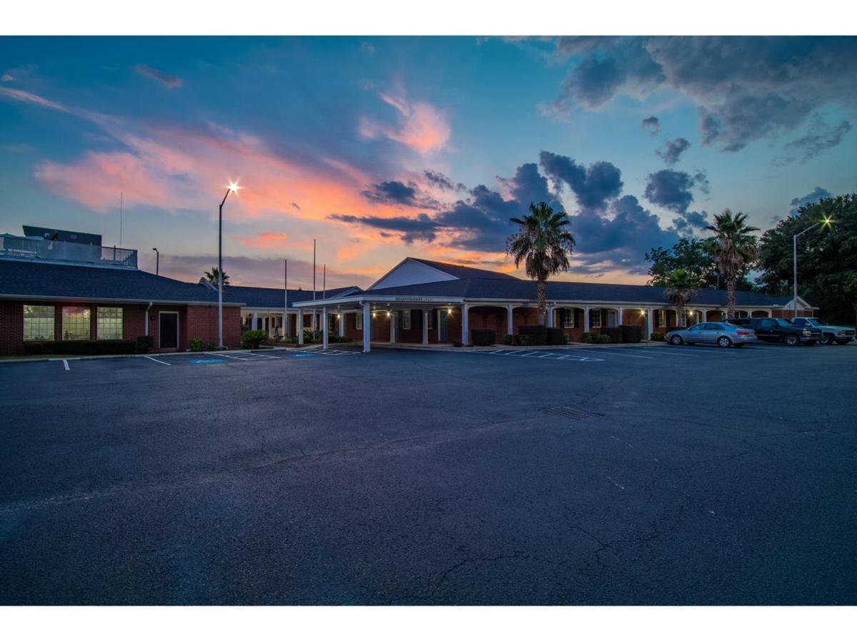 Winton Inn & Suites Barnwell Екстериор снимка