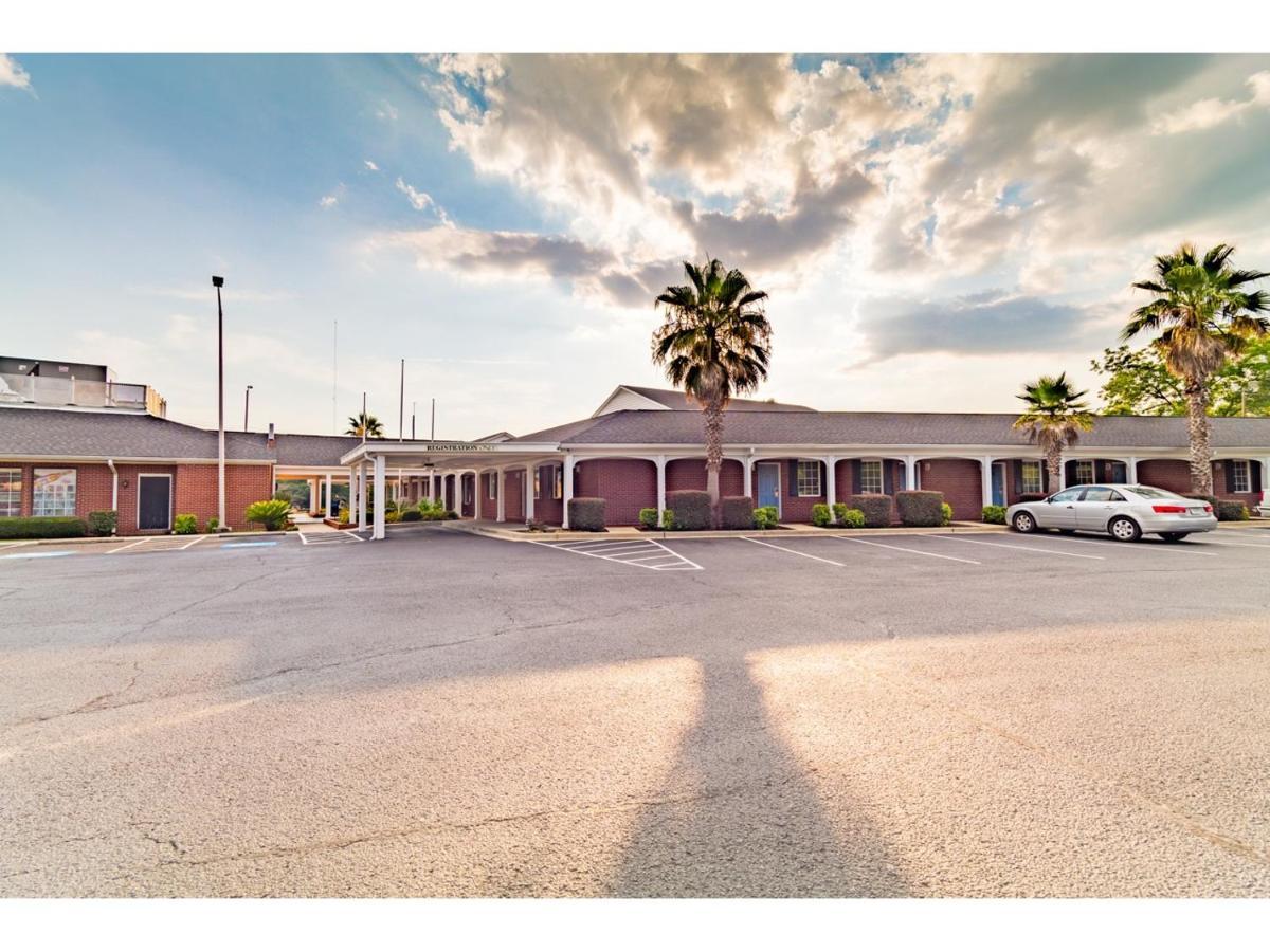 Winton Inn & Suites Barnwell Екстериор снимка